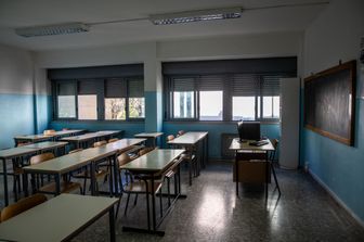 Un'aula di scuola vuota