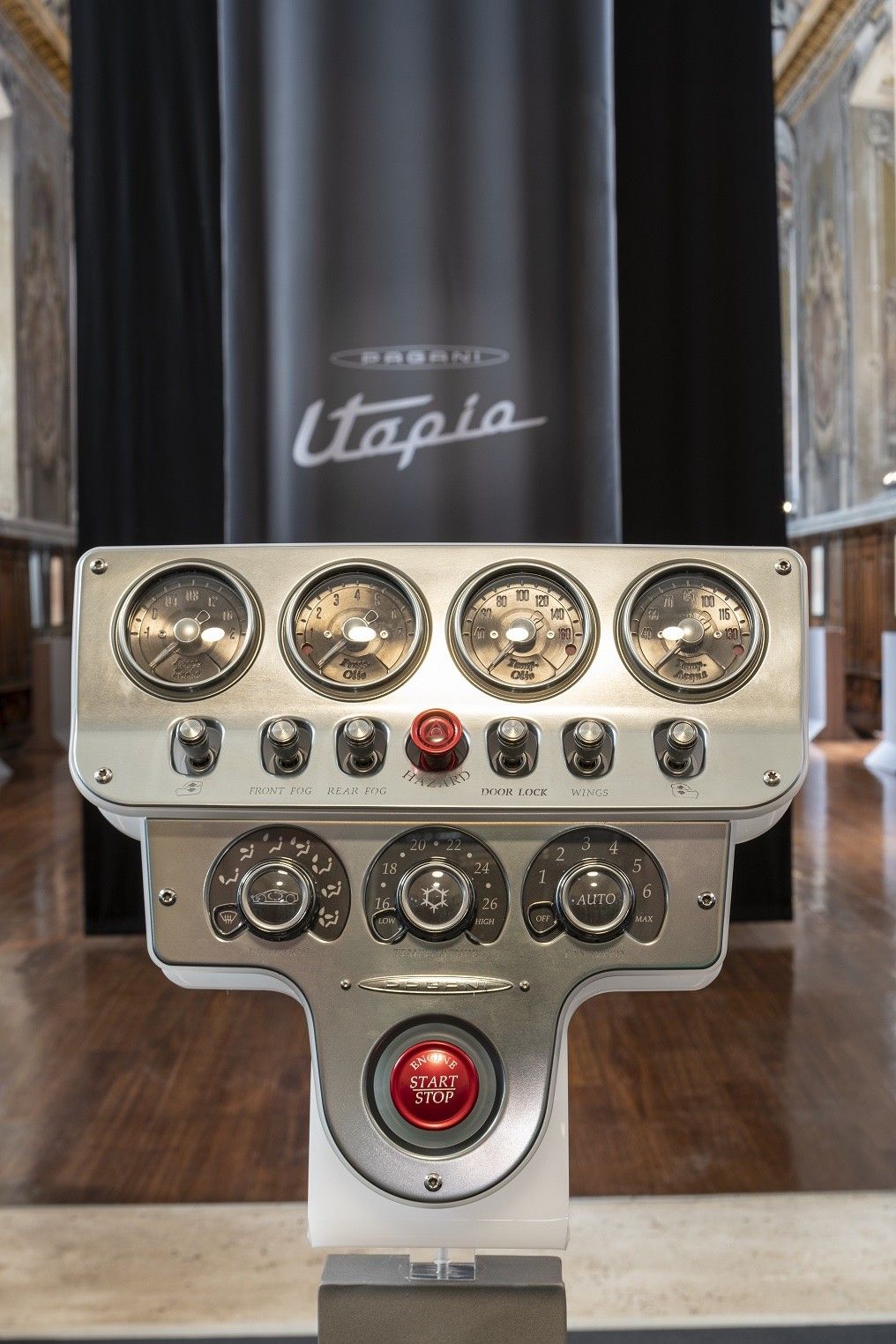 Il cruscotto della Pagani Utopia