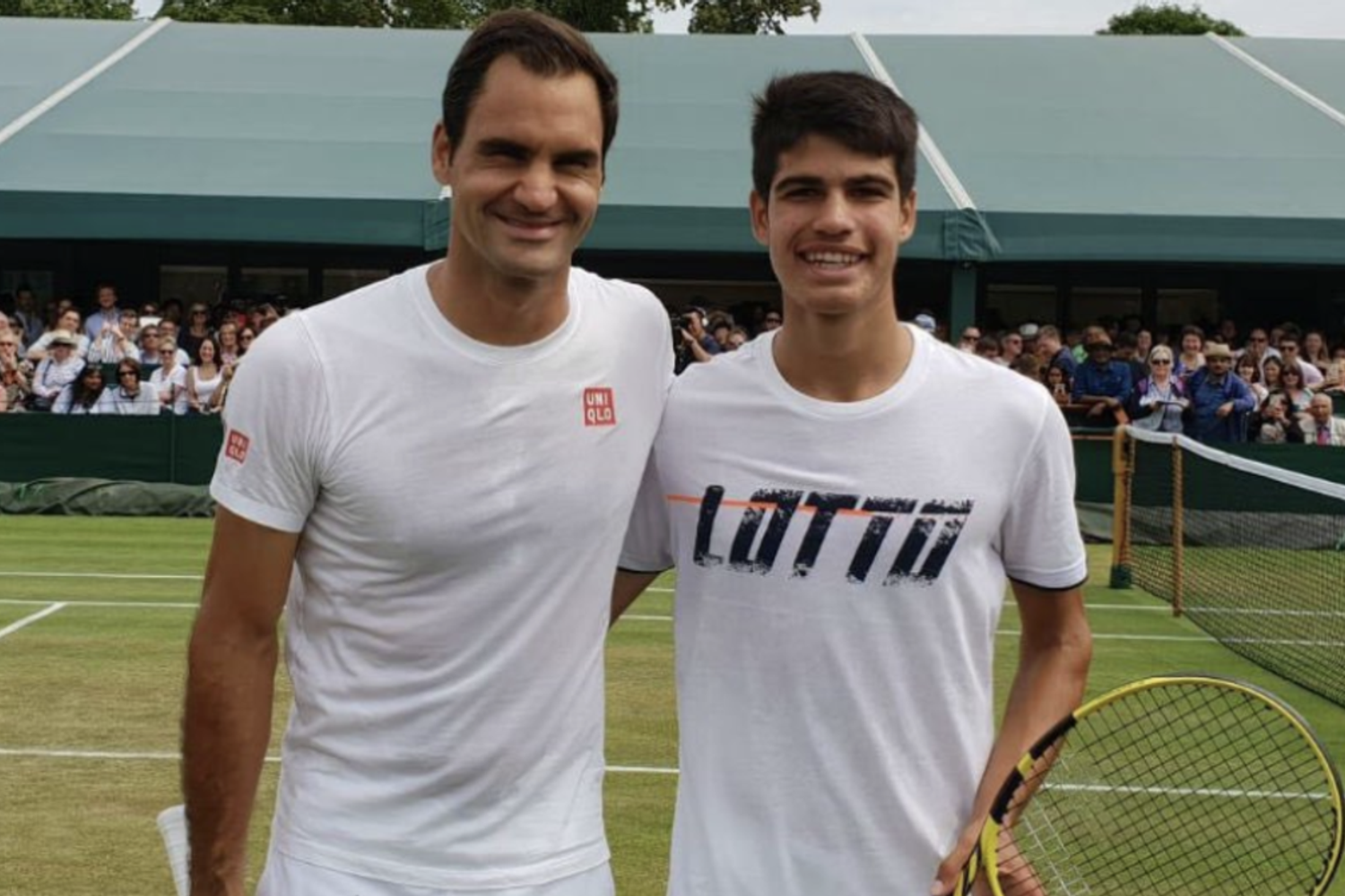 Roger Federer e Carlo Alcaraz durante un allenamento a Wimbledon