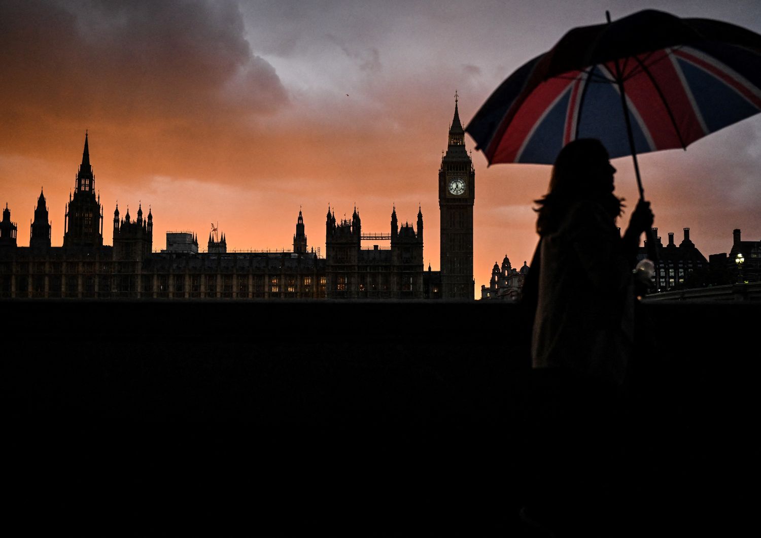 Big Ben, rintocchi e silenzio per la regina Elisabetta