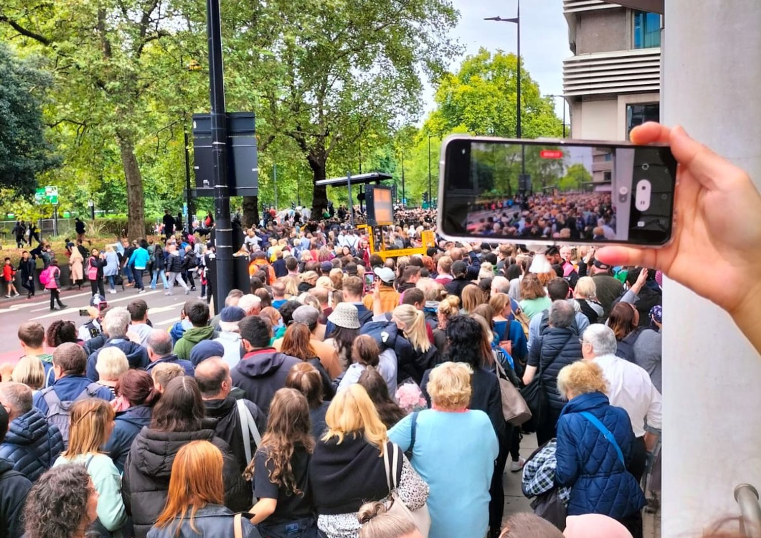 Londra in strada per i funerali di Elisabetta II