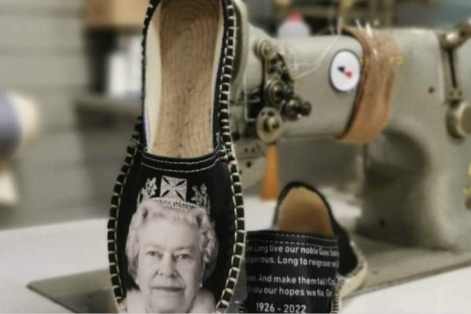 Scarpe dedicate alla regina Elisabetta&nbsp;