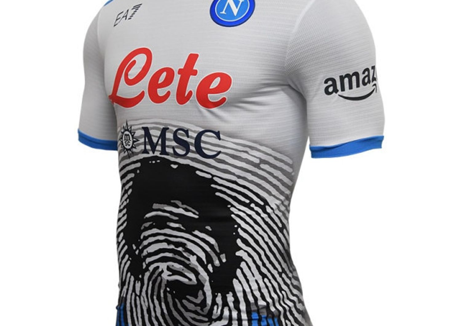 La versione da trasferta della maglia con cui il Napoli ha commemorato Diego Maradona in campo