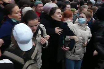 manifestazioni russia contro mobilitazione putin