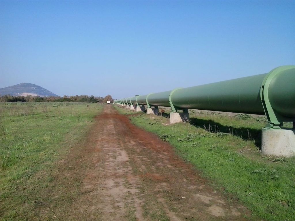 Condotta irrigua nelle campagne della Sardegna