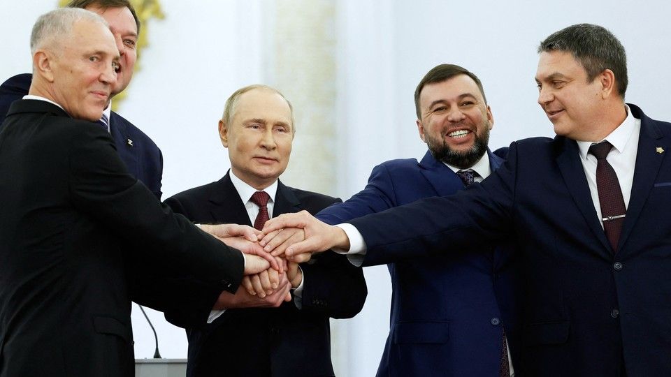 Putin e i 4 nuovi governatori dei territori annessi alla Federazione russa