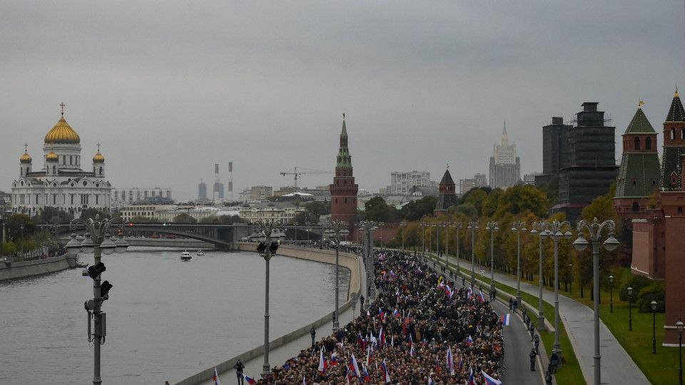Festeggiamenti a Mosca per l&rsquo;annessione dei nuovi territori alla Federazione russa