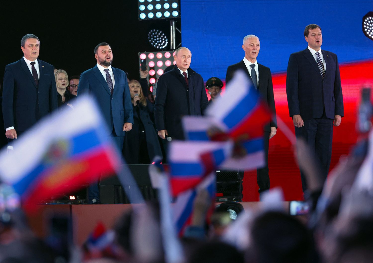 Putin e i governatori delle 4 regioni annesse alla federazione russa