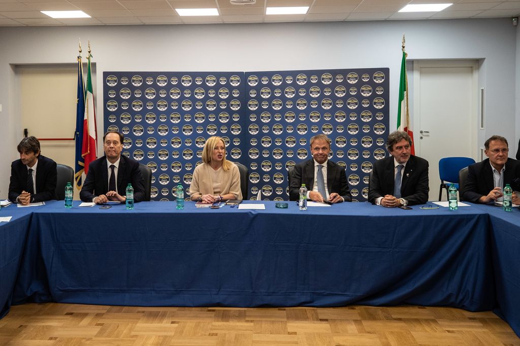 La riunione del direttivo di Fratelli d'Italia