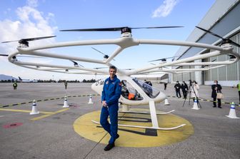 &nbsp;Primo taxi volante&nbsp;