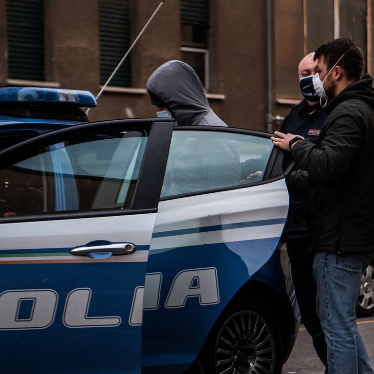 &nbsp;L'arresto di un membro di una gang giovanile a Roma