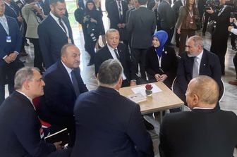 Erdogan a Praga insieme ad altri leader