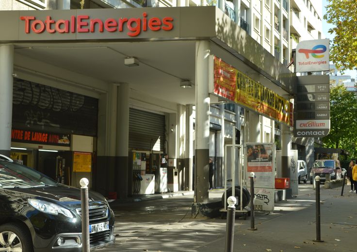 parigi distributori senza benzina sciopero