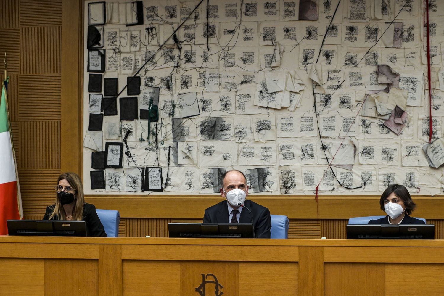 Enrico Letta con Simona Malpezzi e Debora Serracchiani