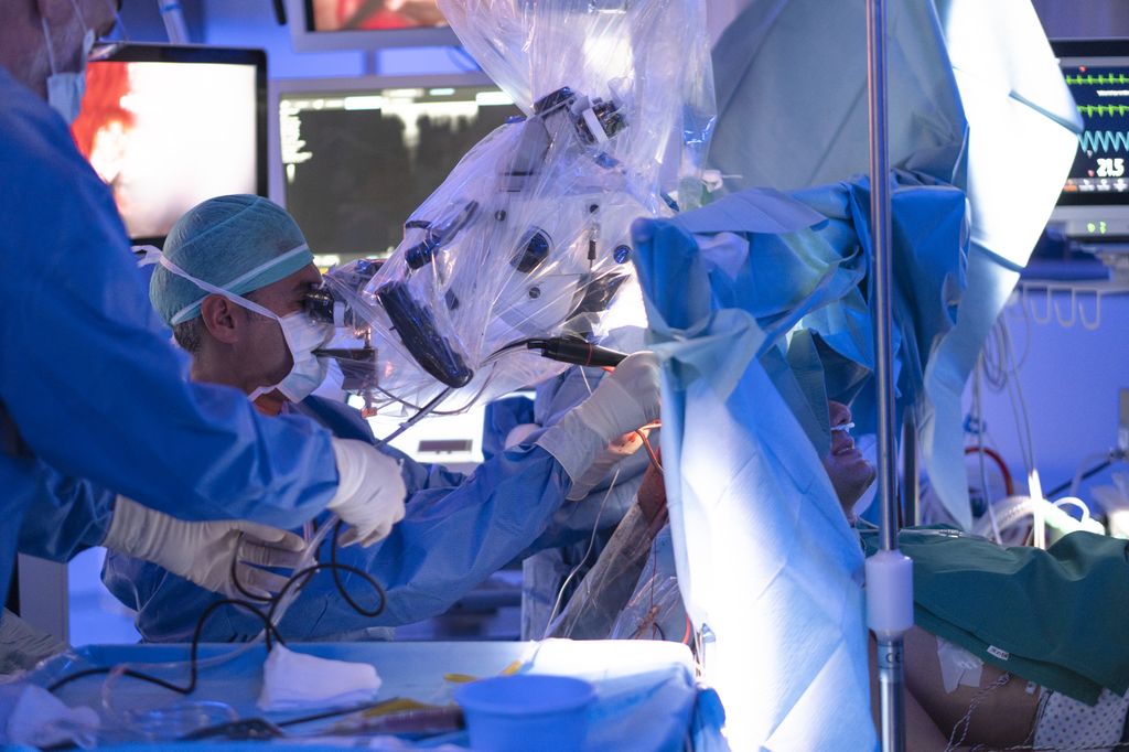L'intervento da sveglio per la rimozione di un tumore al cervello