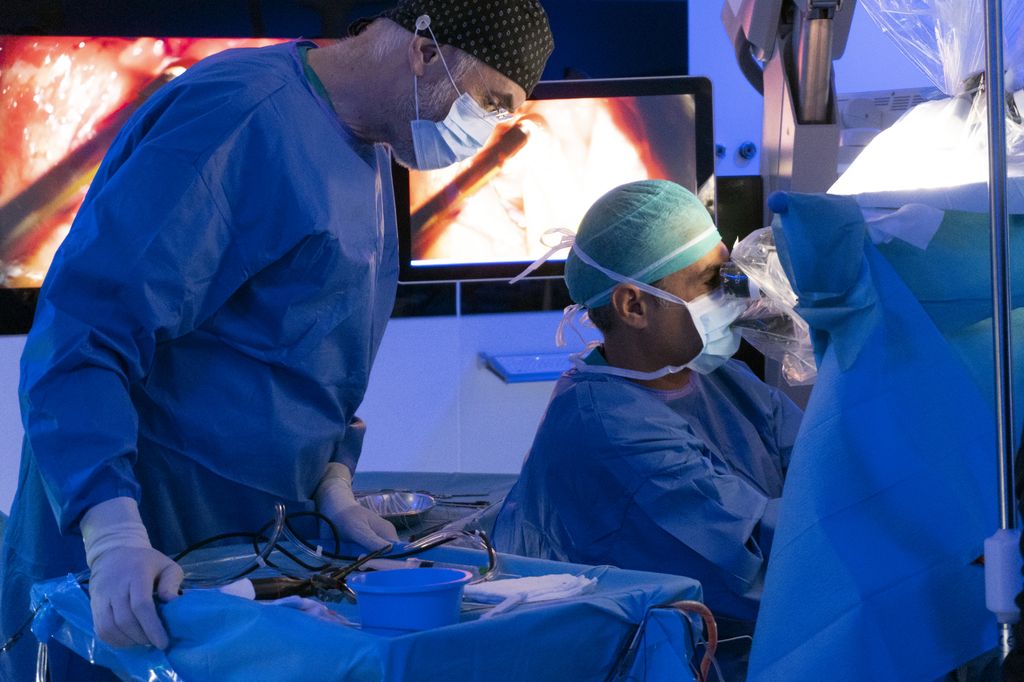 L'intervento da sveglio per la rimozione di un tumore al cervello