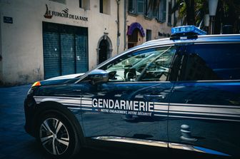 Orrore a Parigi corpo di 12enne in baule