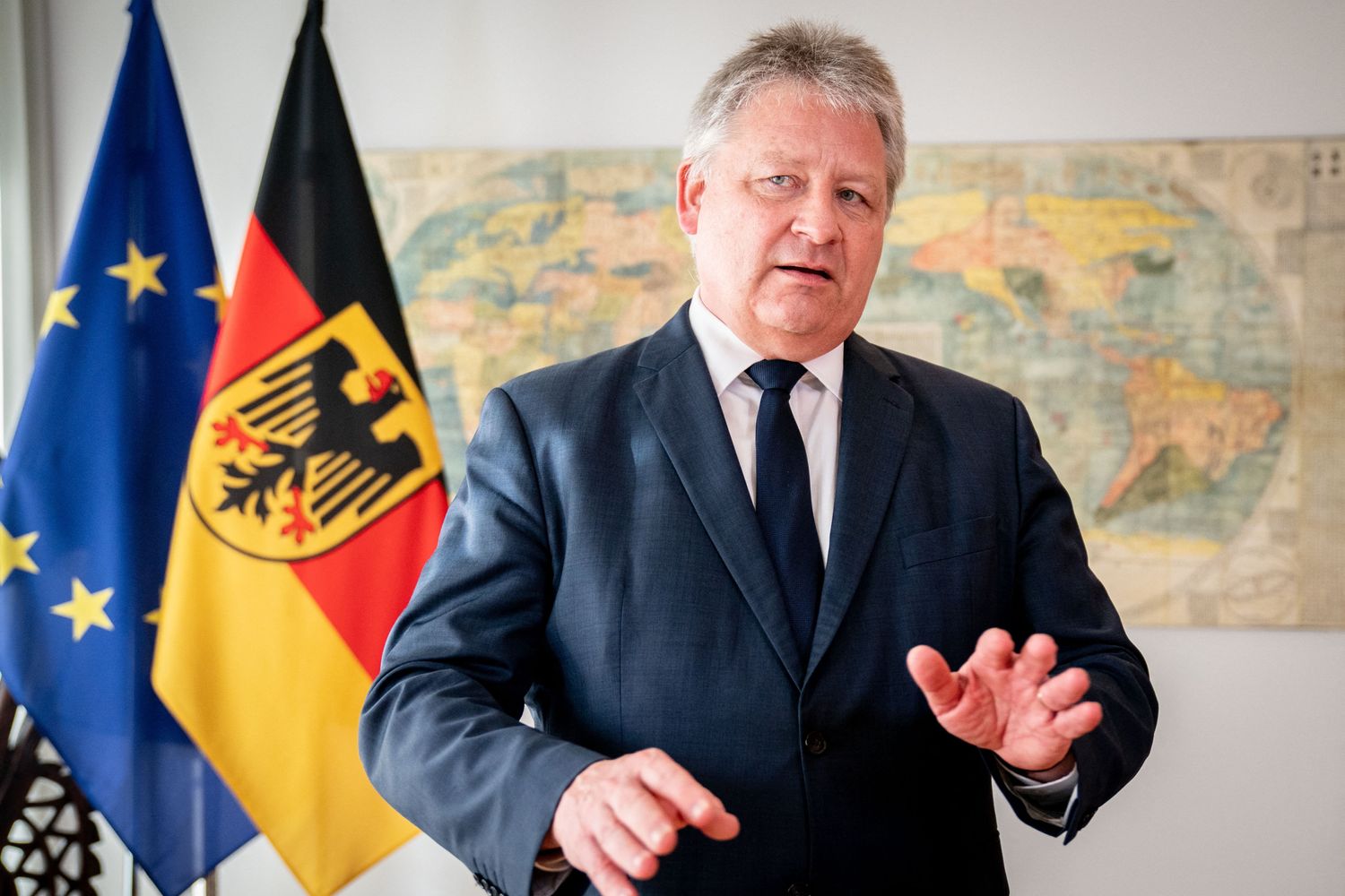 il capo del Bnd, Bruno Kahl