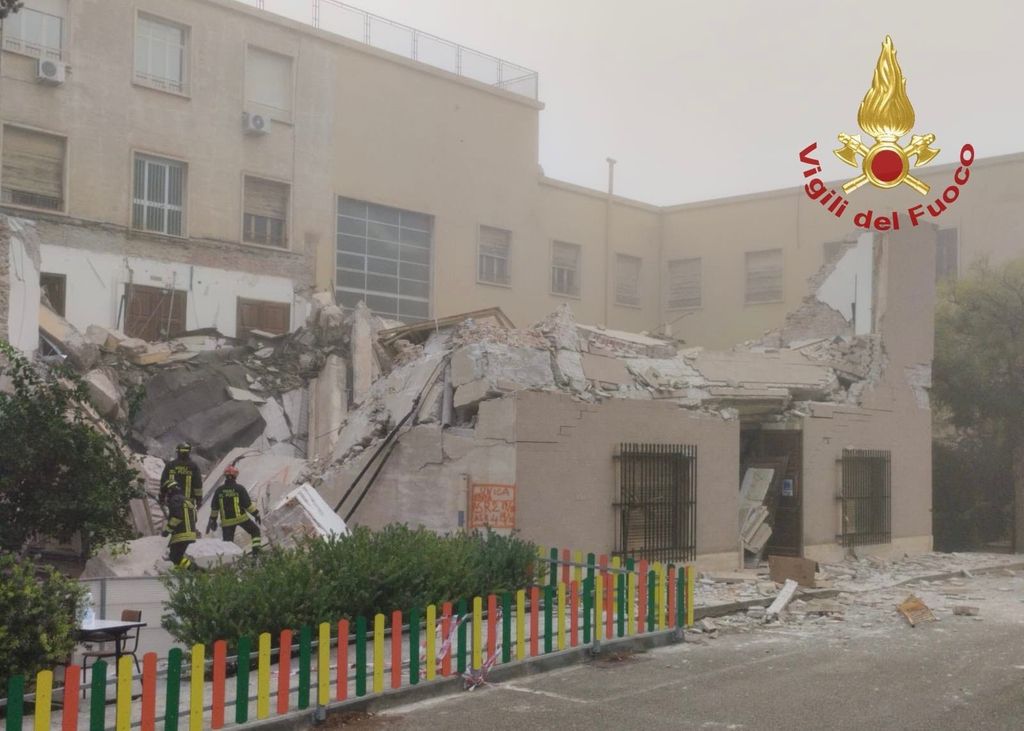 L'aula magna dell'universit&agrave; di Cagliari crollata