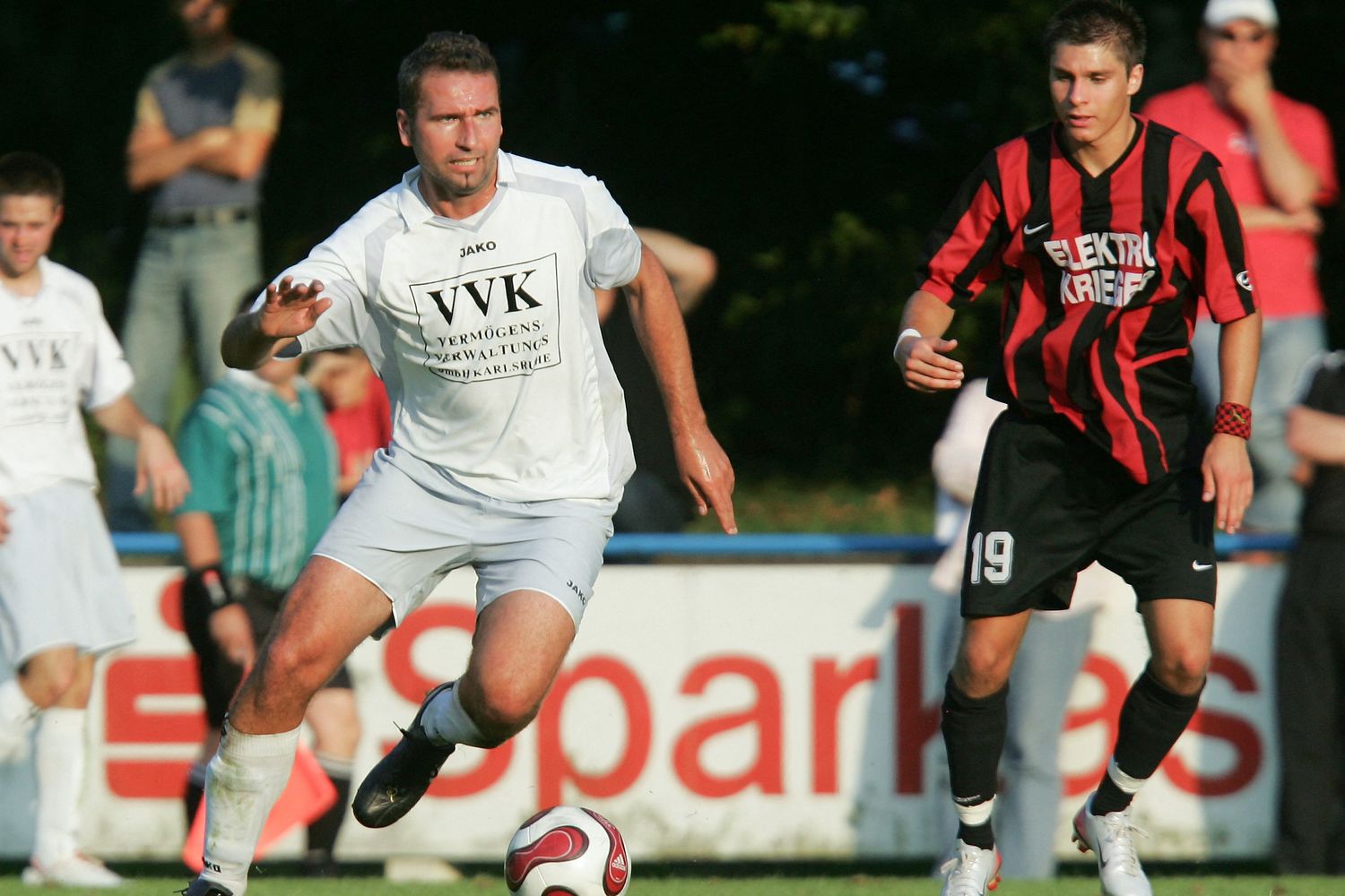 Una partita di calcio dilettantistico