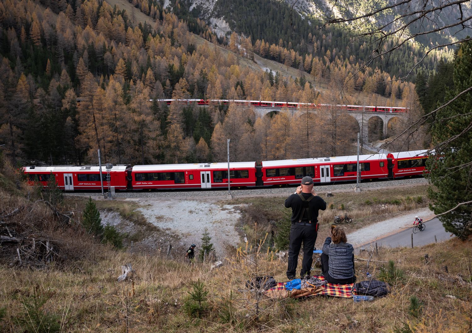 Svizzera record treno passeggeri lungo quasi 2 chilometri