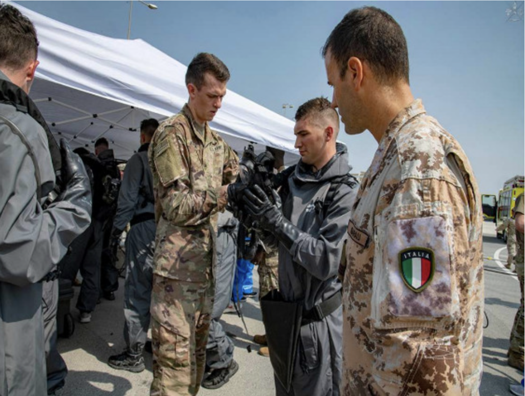 Militari italiani durante le esercitazioni in vista di Qatar2022