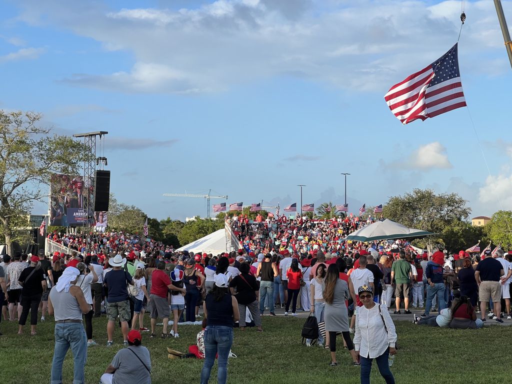 I fan dell'ex presidente a Miami