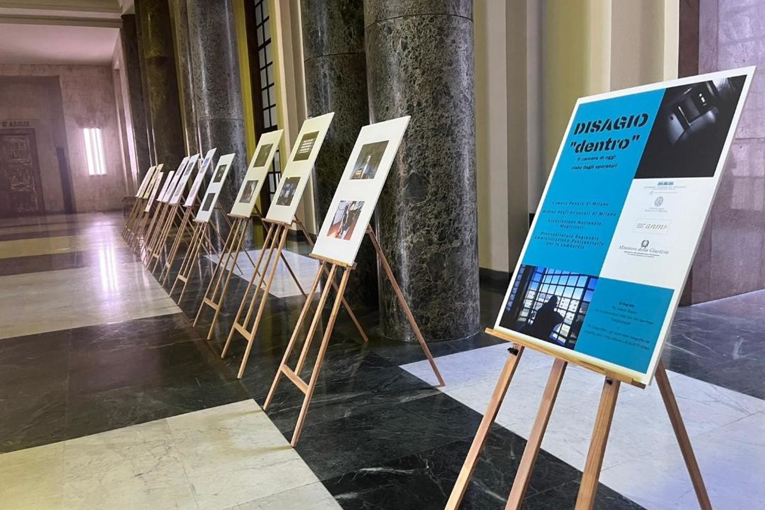 &nbsp;L'esposizione 'Disagio dentro' in tribunale a Milano