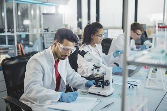 Giovani ricercatori scientifici