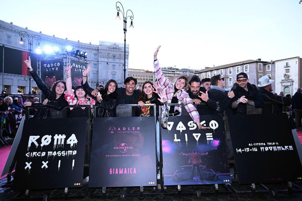 Fan in attesa di Vasco a Roma&nbsp;