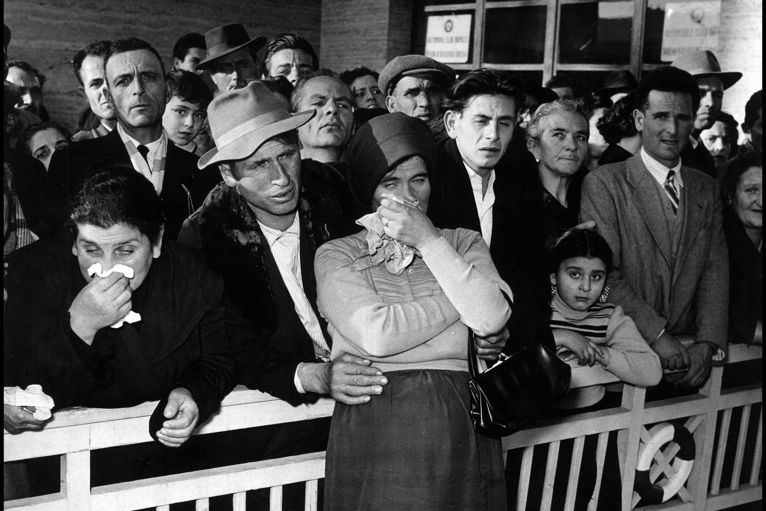 Emigranti italiani a Napoli nel 1955