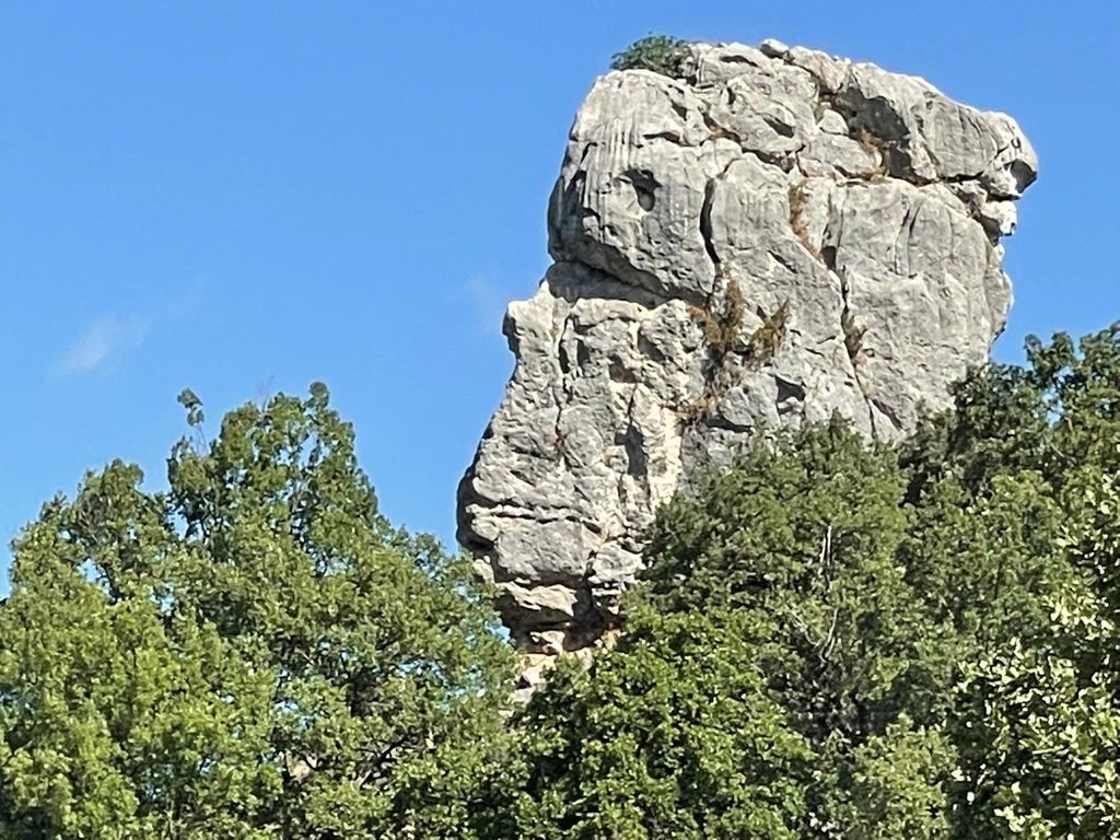 Sulla strada verso Staiti, il 'bimbo di roccia'