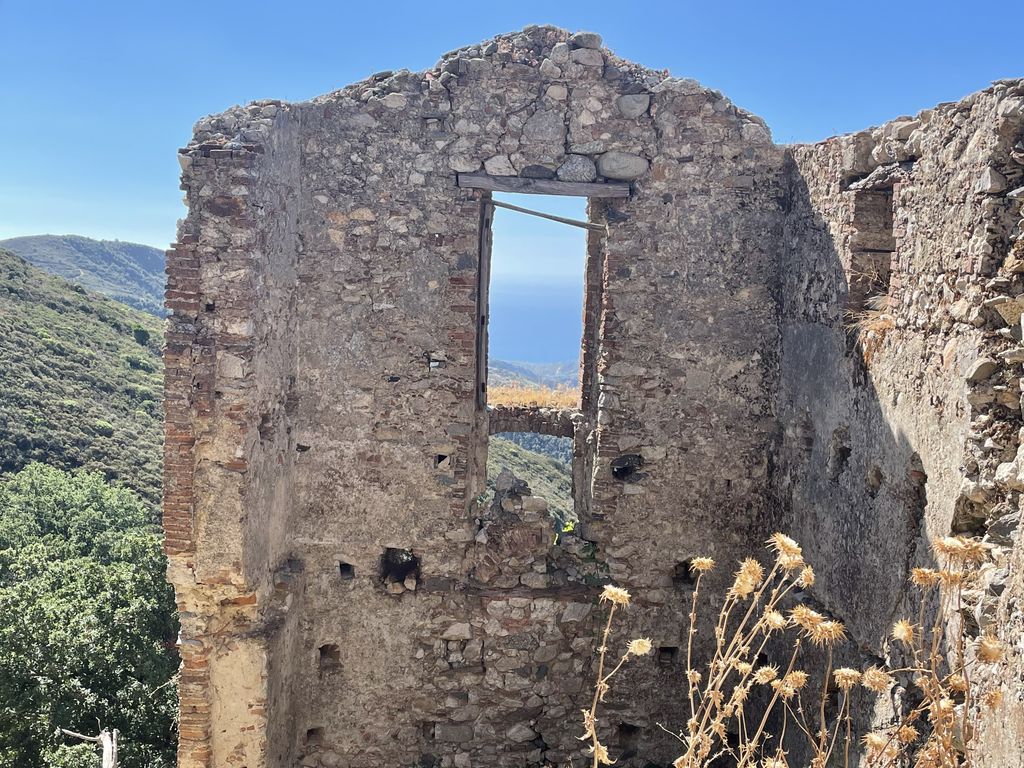 Nel borgo spopolato di Pietrapennata