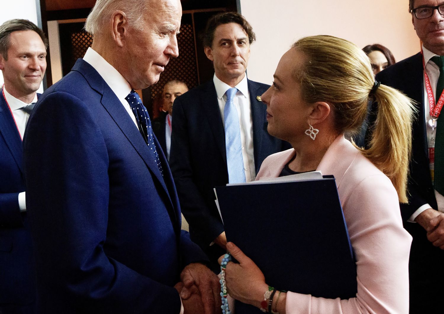 La presidente Giorgia Meloni a colloquio con il presidente degli Stati Uniti Biden