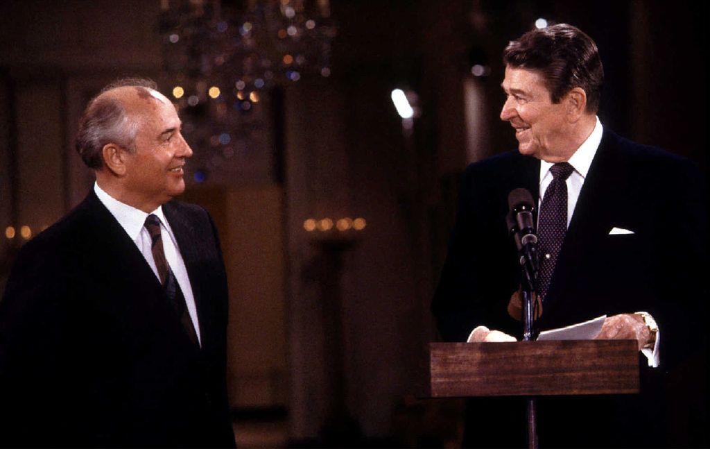 Ronald Reagan e Mikhail Gorbachev