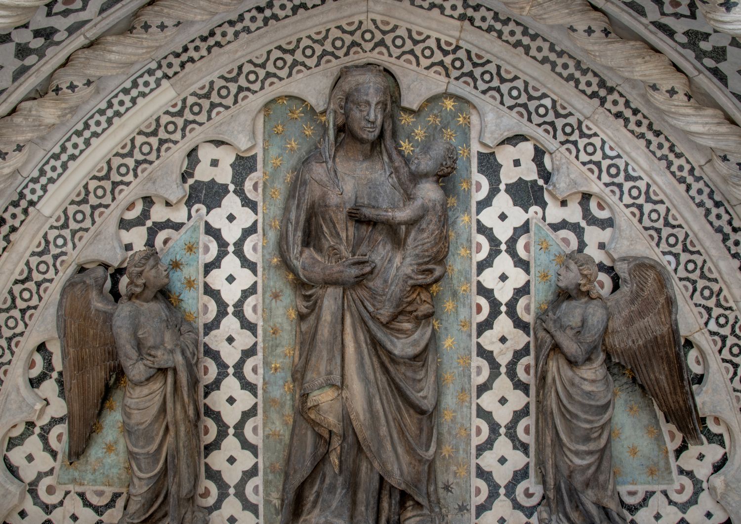 Madonna col Bambino e angeli adoranti, dopo il restauro