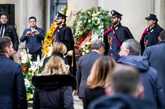 funerali roberto maroni arrivo autorita