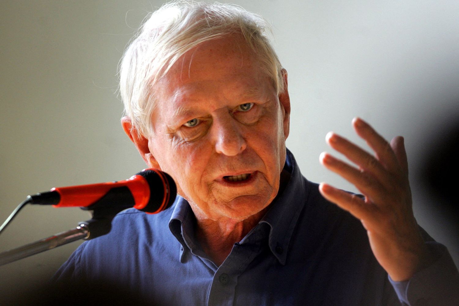 Hans Magnum Enzesnberger