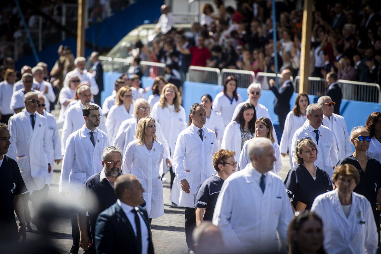 &nbsp;medici e infermieri sfilano su via dei Fori Imperiali&nbsp;