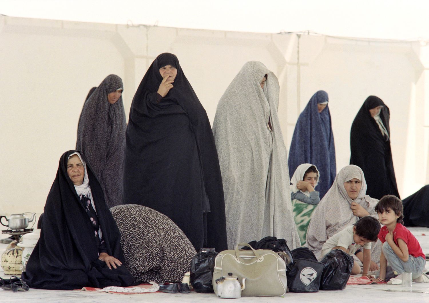 Un gruppo di donne col chador