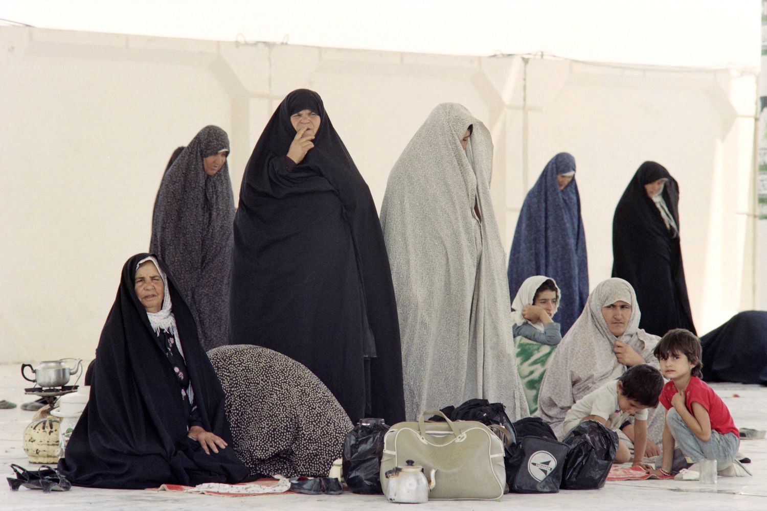 Un gruppo di donne col chador