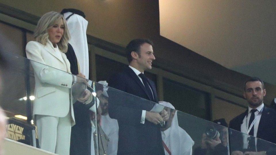 : Il presidente francese Emmanuel Macron e sua moglie Brigitte Macron &nbsp;