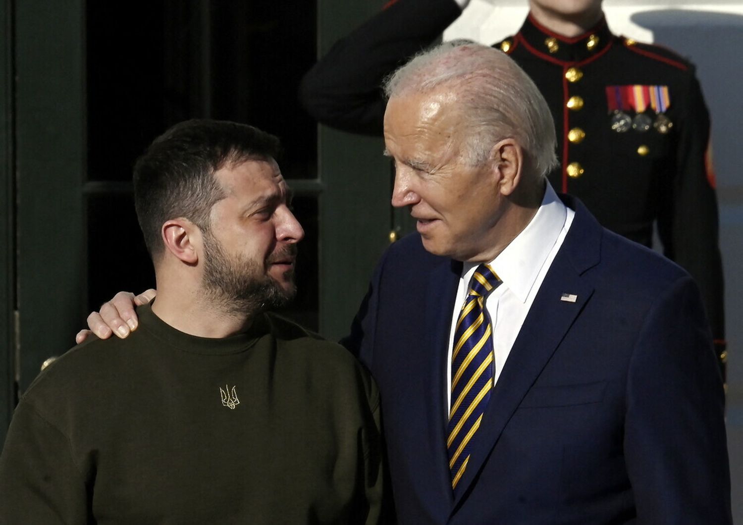 Il presidente degli Stati Uniti Joe Biden d&agrave; il benvenuto al leader ucraino Volodymyr Zelensky&nbsp;