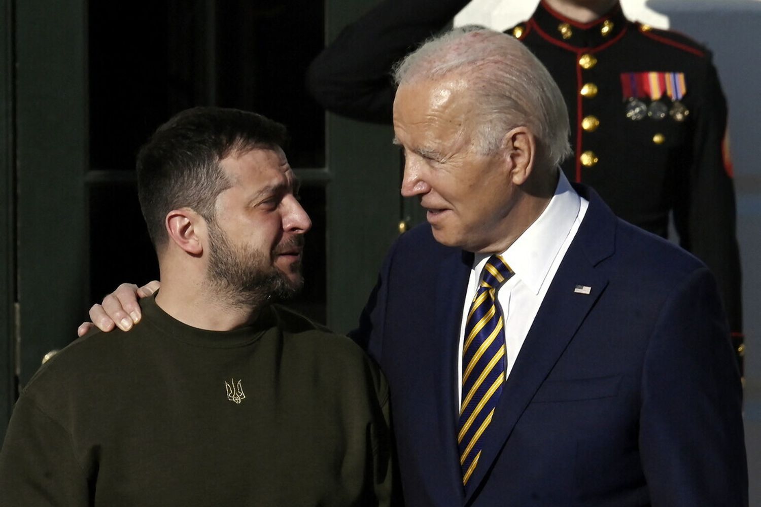 Il presidente degli Stati Uniti Joe Biden d&agrave; il benvenuto al leader ucraino Volodymyr Zelensky&nbsp;