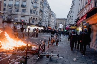 Francia spari Parigi 3 morti vicino centro culturale curdo