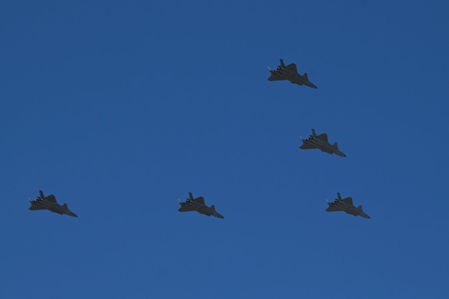 Aerei da combatitmento cinesi in formazione