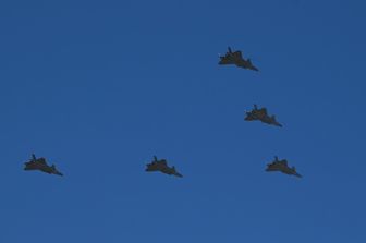 Aerei da combatitmento cinesi in formazione