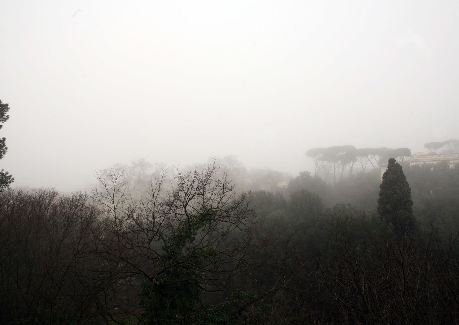 meteo nubi pioggia lieve centronord cielo sereno sud