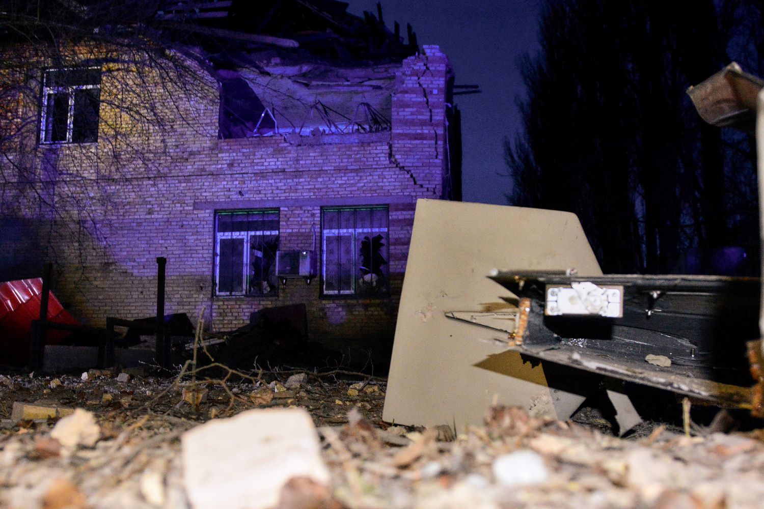 Un edificio danneggiato a Kiev, Ucraina