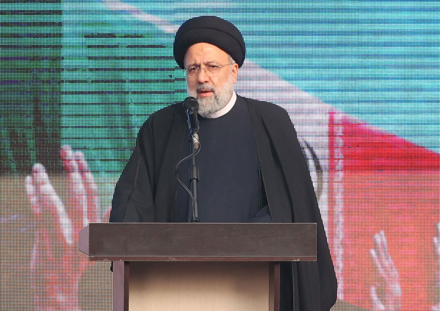 presidente iraniano Raisi non avremo misericordia per chi protesta
